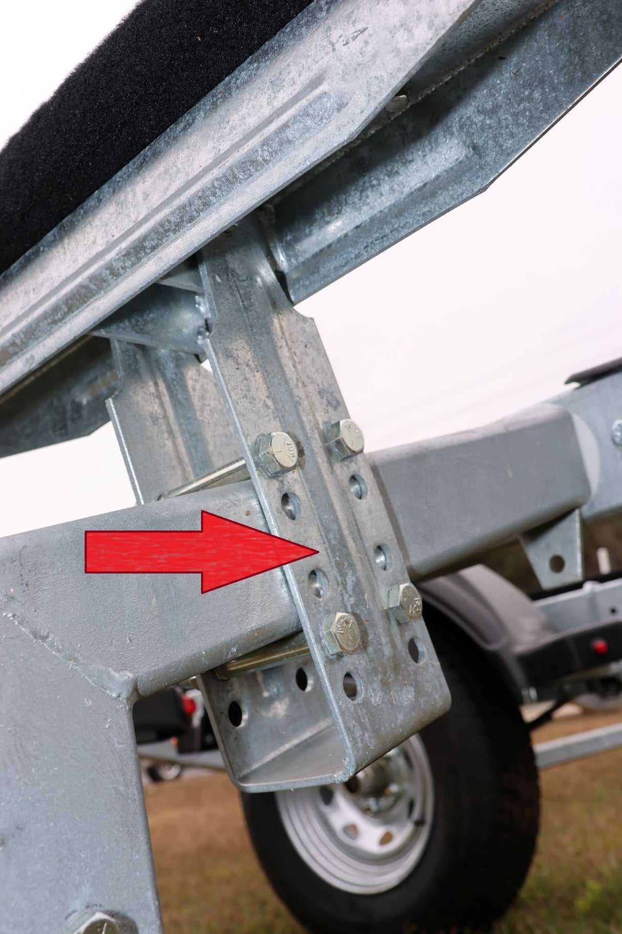 EZ Loader 12" Upright Support Bunk Roller Bracket (250-021787-10)