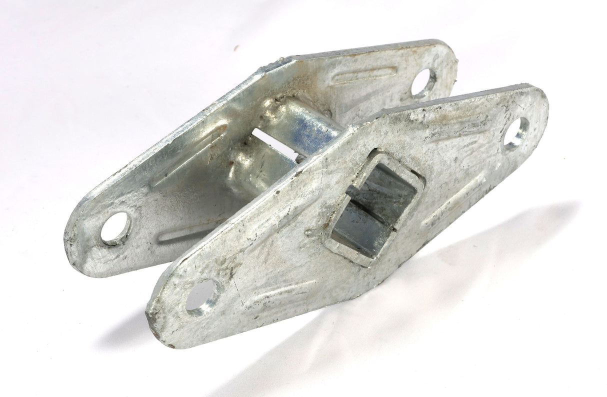 EZ Loader Spring Equalizer Shackle – Tandem / Triple Axle – 250-031579-10