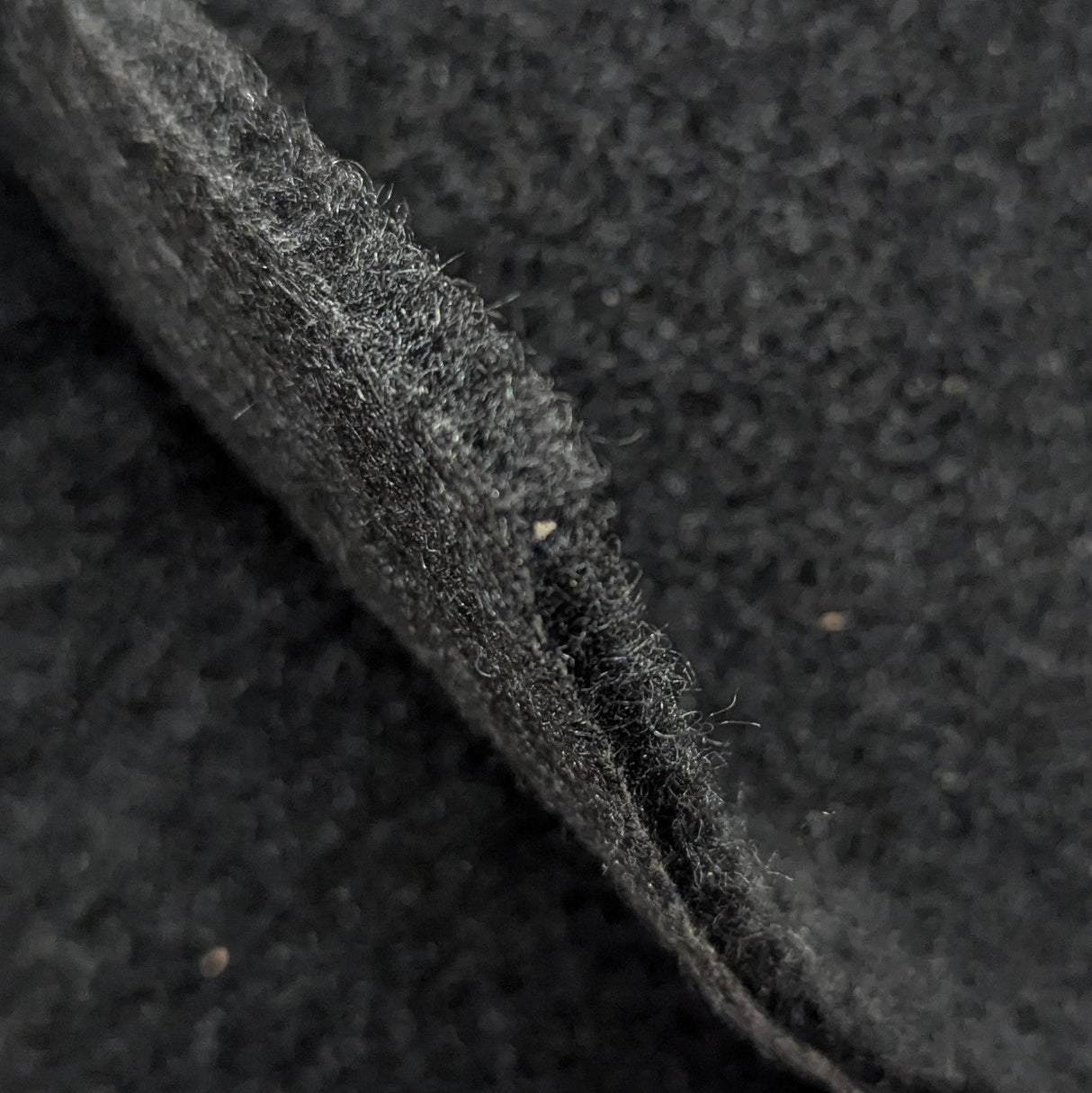 ez-loader-bunk-carpet-backing-32in-detail.jpg
