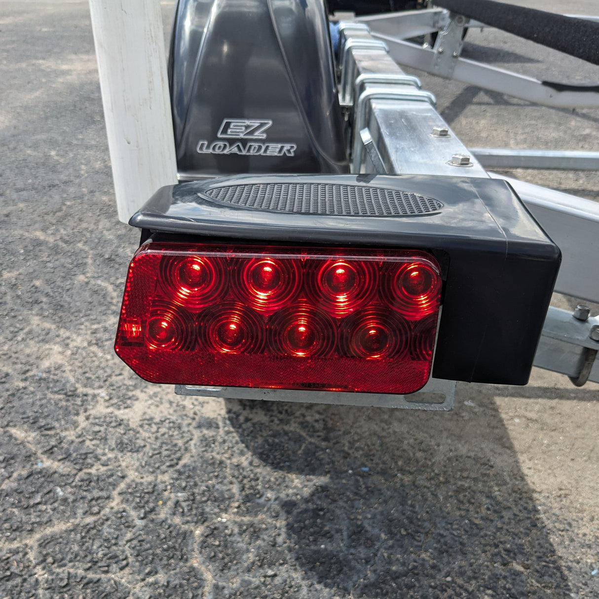 EZ Loader Updated Tail light Set 7.5" x 3.5" 411-3002