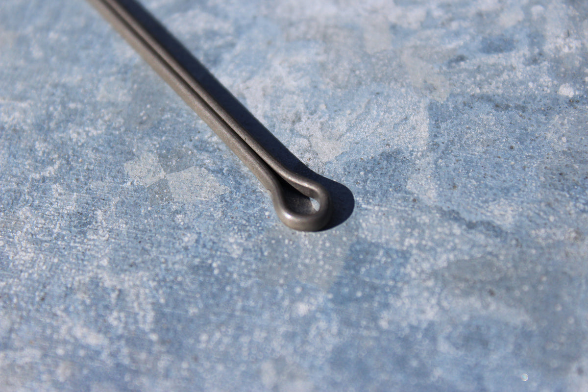 Close-up of stainless steel split cotter key 290-002656