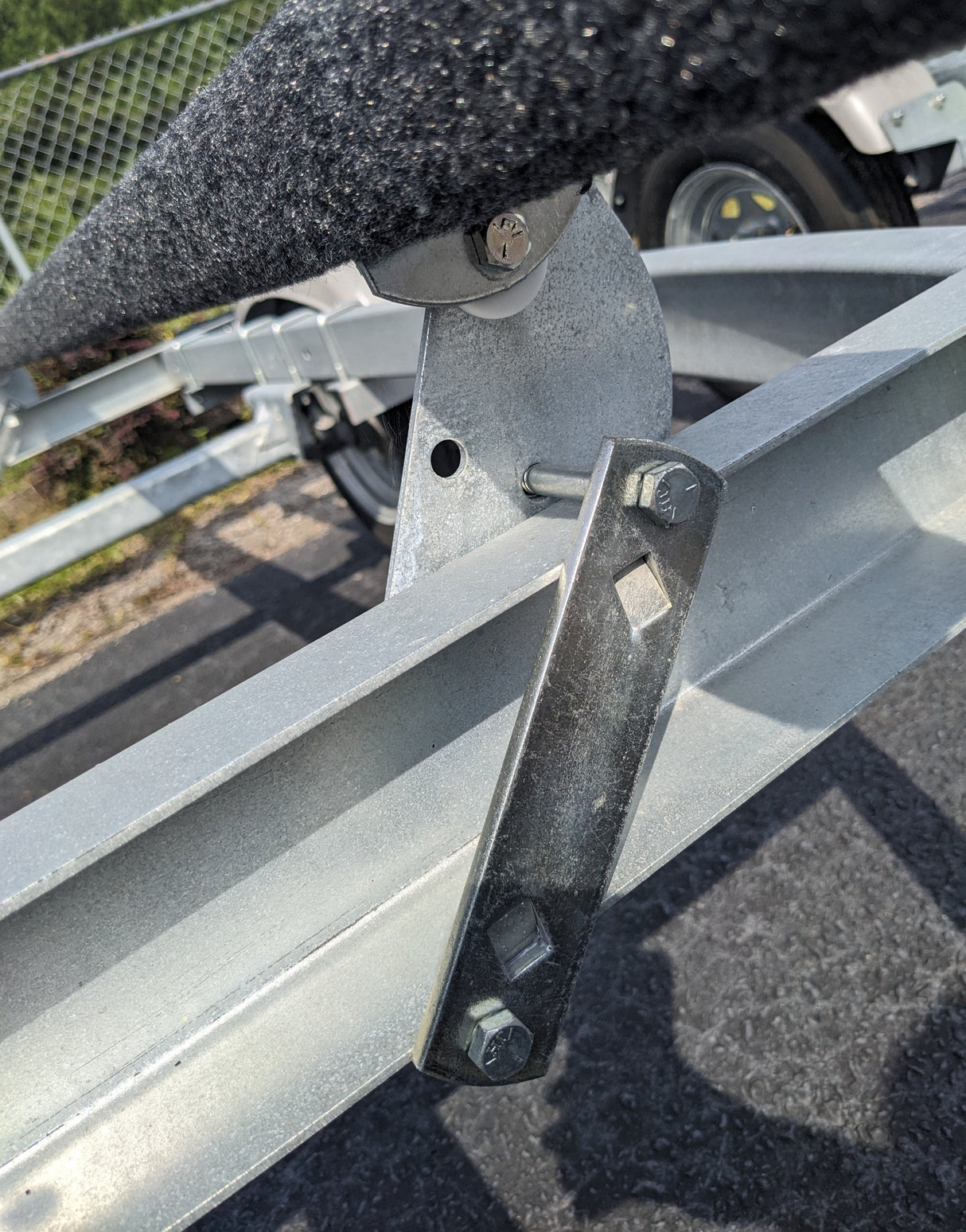 EZ Loader Light Duty Bunk Bracket Assembly Kit – PWC / Jon Boat (411-1002)