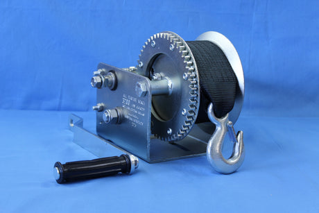 Boss 2-speed EZ Loader winch head assembly 250-037060 with 3200 lb pull capacity