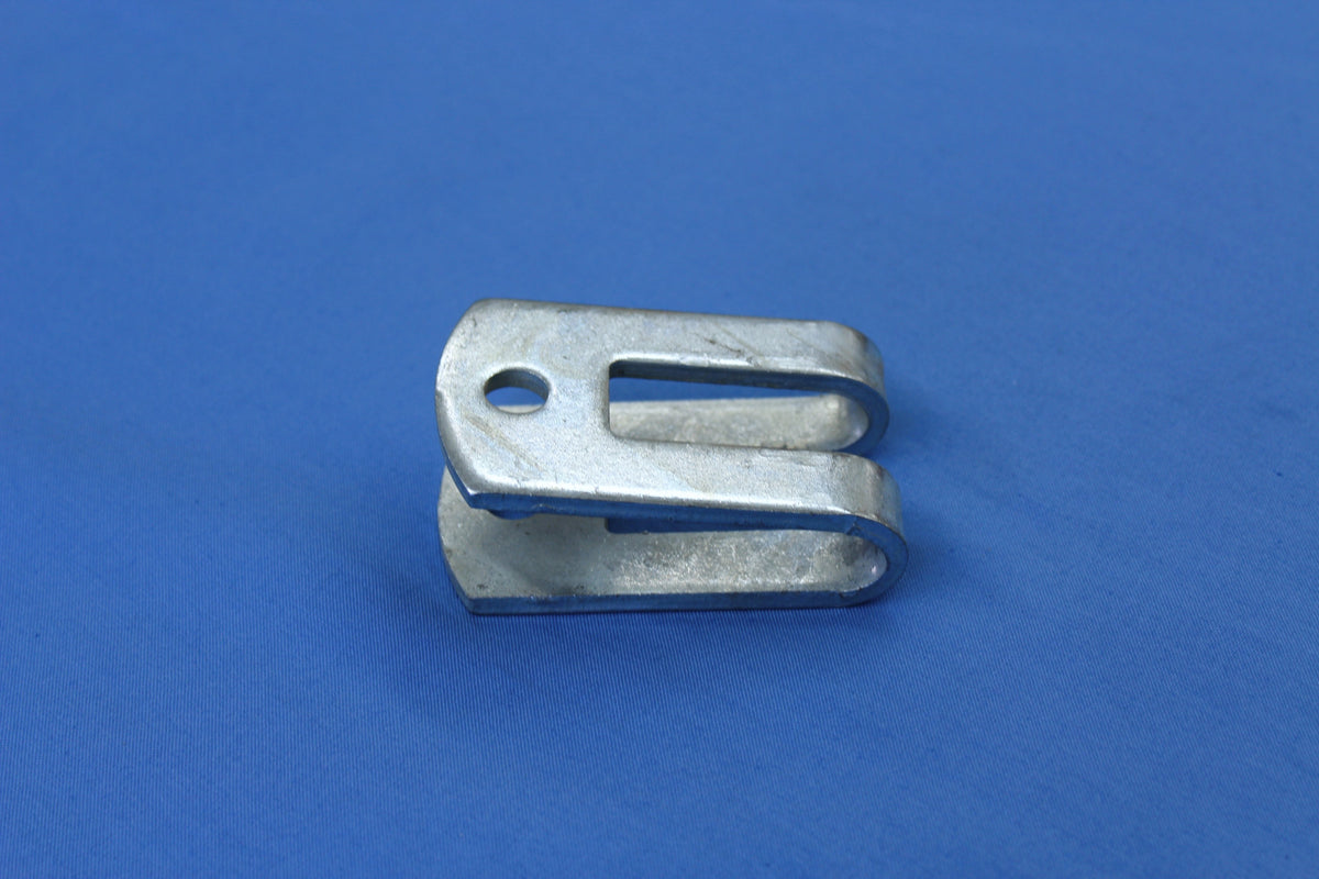 Mounting hole arrangement on roller arm strap 250-015629
