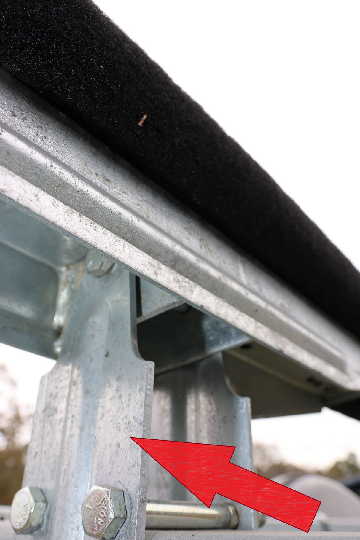 EZ Loader 12" Upright Support Bunk Roller Bracket (250-021787-10)