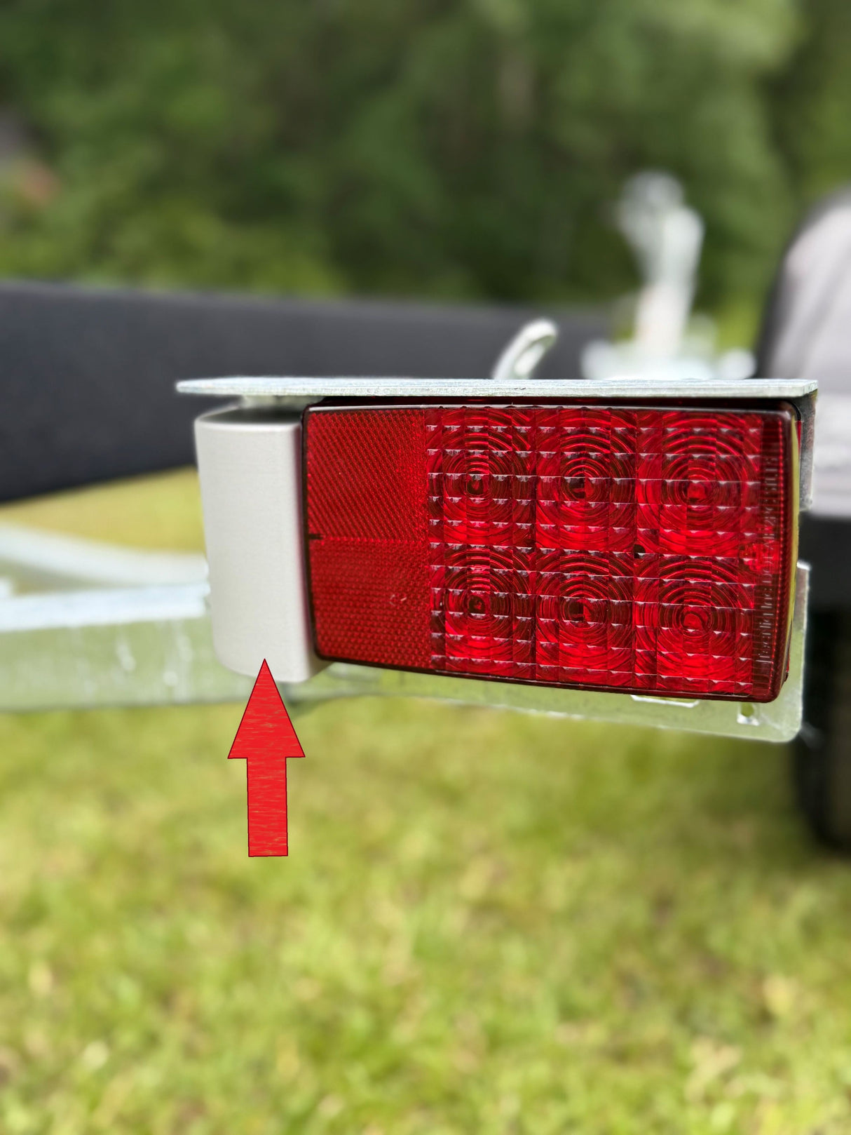 EZ Loader Gray Tail Light Vanity Wire Harness Plate Cover (250-028364-10)