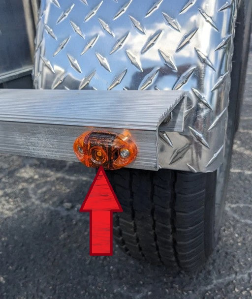Amber Clearance / Marker Light for Metal Fenders — 250-032128-11