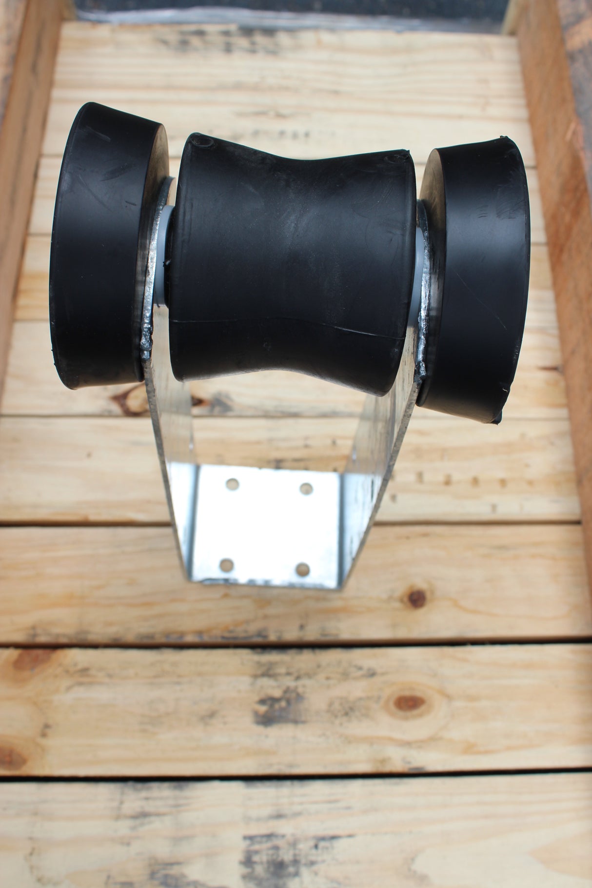 EZ Loader 900 lb winch mount bracket for adjustable boat trailer winch stand